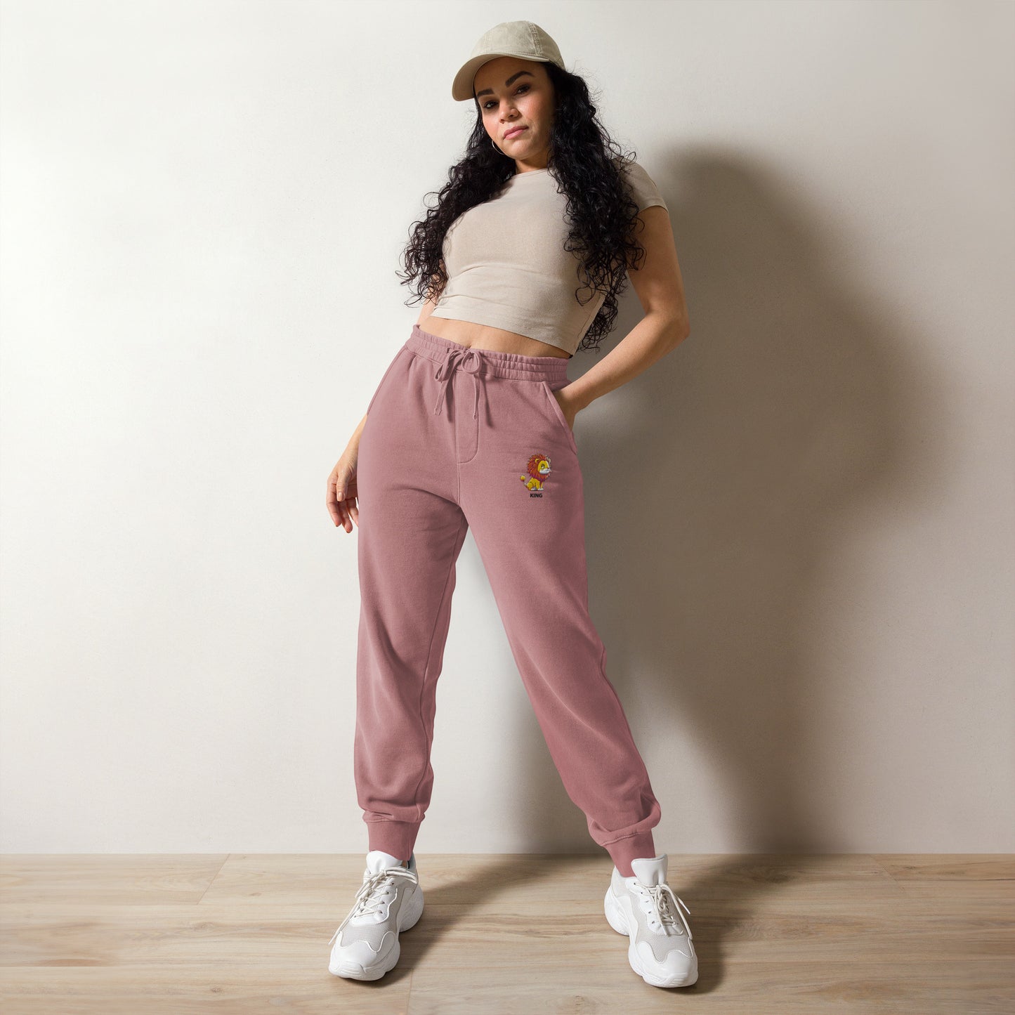 Cozy Comfi Unisex sweatpants "KING" Lion embroidery